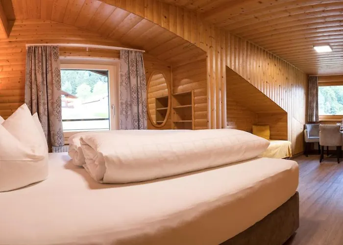 Sonnenhang Montafon 住宿加早餐酒店 4*