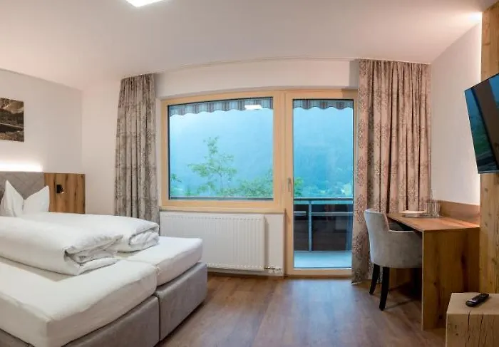 Sonnenhang Montafon 住宿加早餐酒店