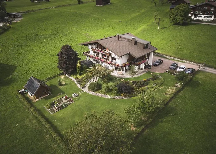 Sonnenhang Montafon 住宿加早餐酒店